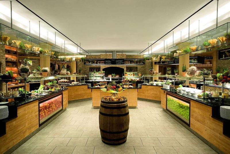 منتجع غراند سبا أروزا كيتزبوهيل المظهر الخارجي الصورة The salad bar at Seasons 52