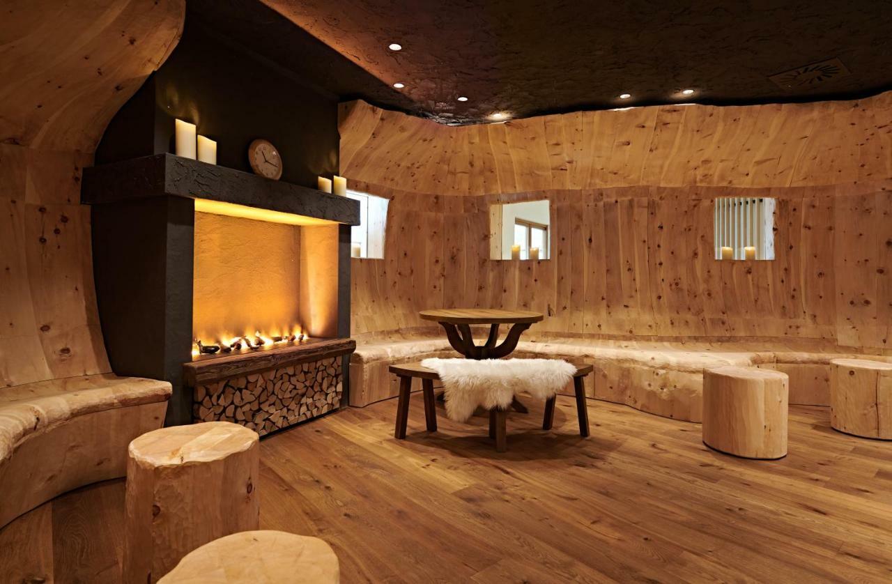 منتجع غراند سبا أروزا كيتزبوهيل المظهر الخارجي الصورة Interior of the lodge